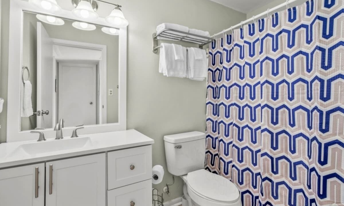 Photo of Bathroom in Fernandina Beach