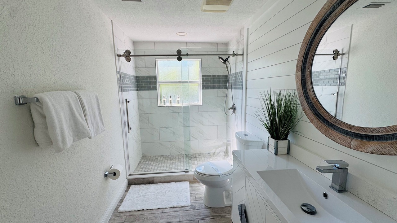Photo of Bathroom in South Gate Ridge