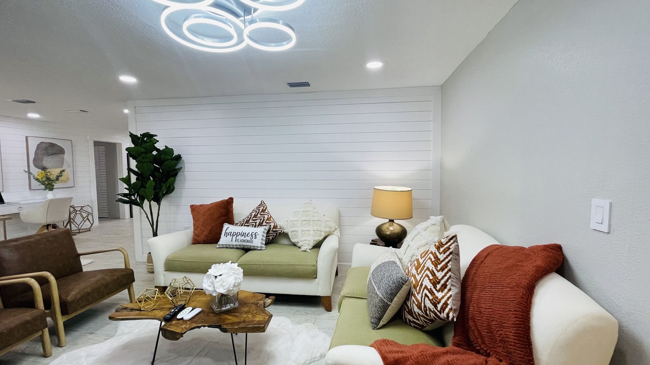 Photo of Livingroom in South Gate Ridge