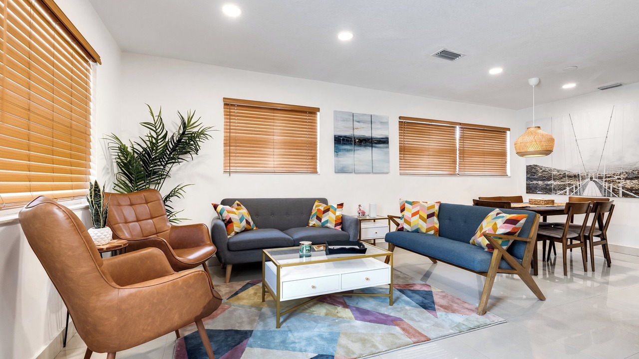 Photo of Livingroom in Ludlam
