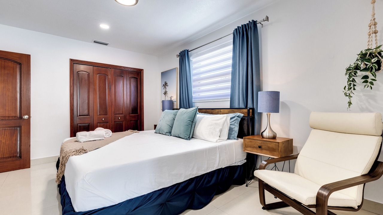 Photo of Bedroom in Ludlam