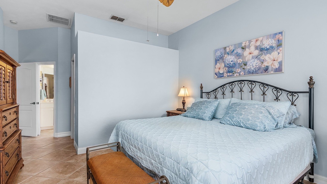 Photo of Bedroom in Saint James City