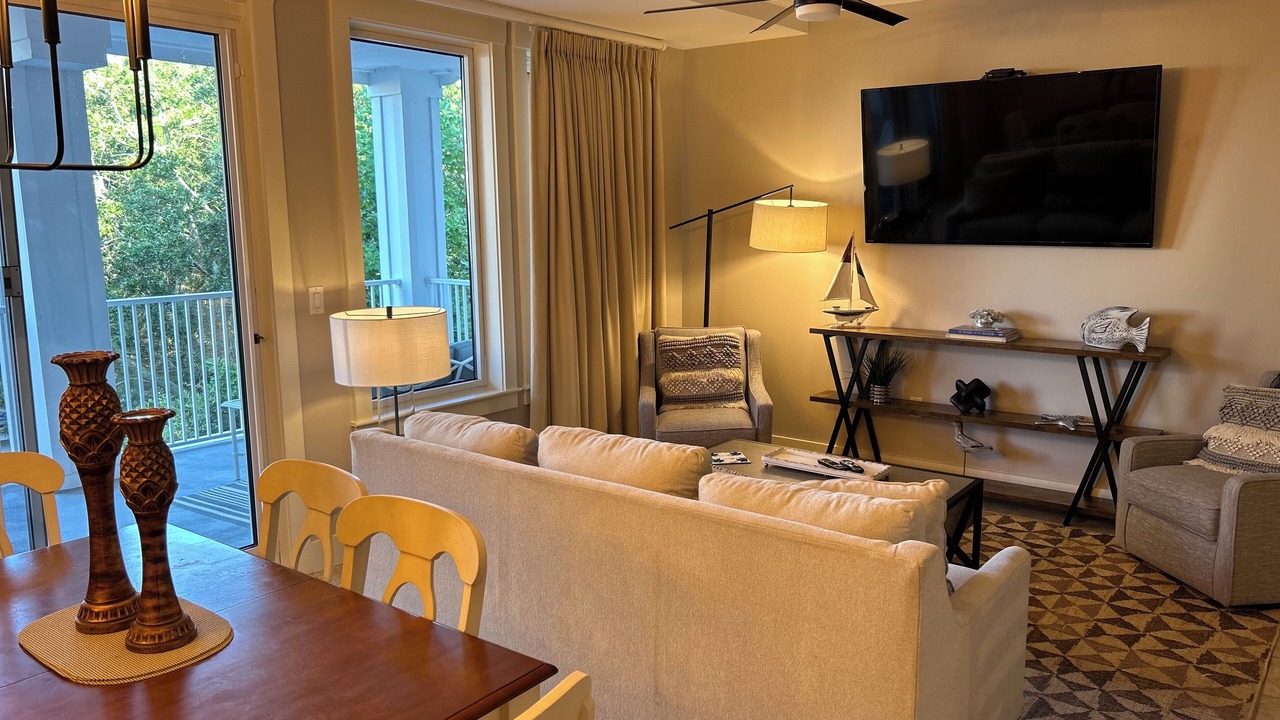 Photo of Livingroom in Baytowne Wharf