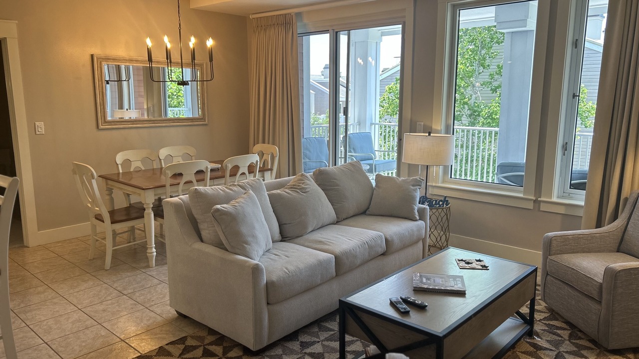 Photo of Livingroom in Baytowne Wharf