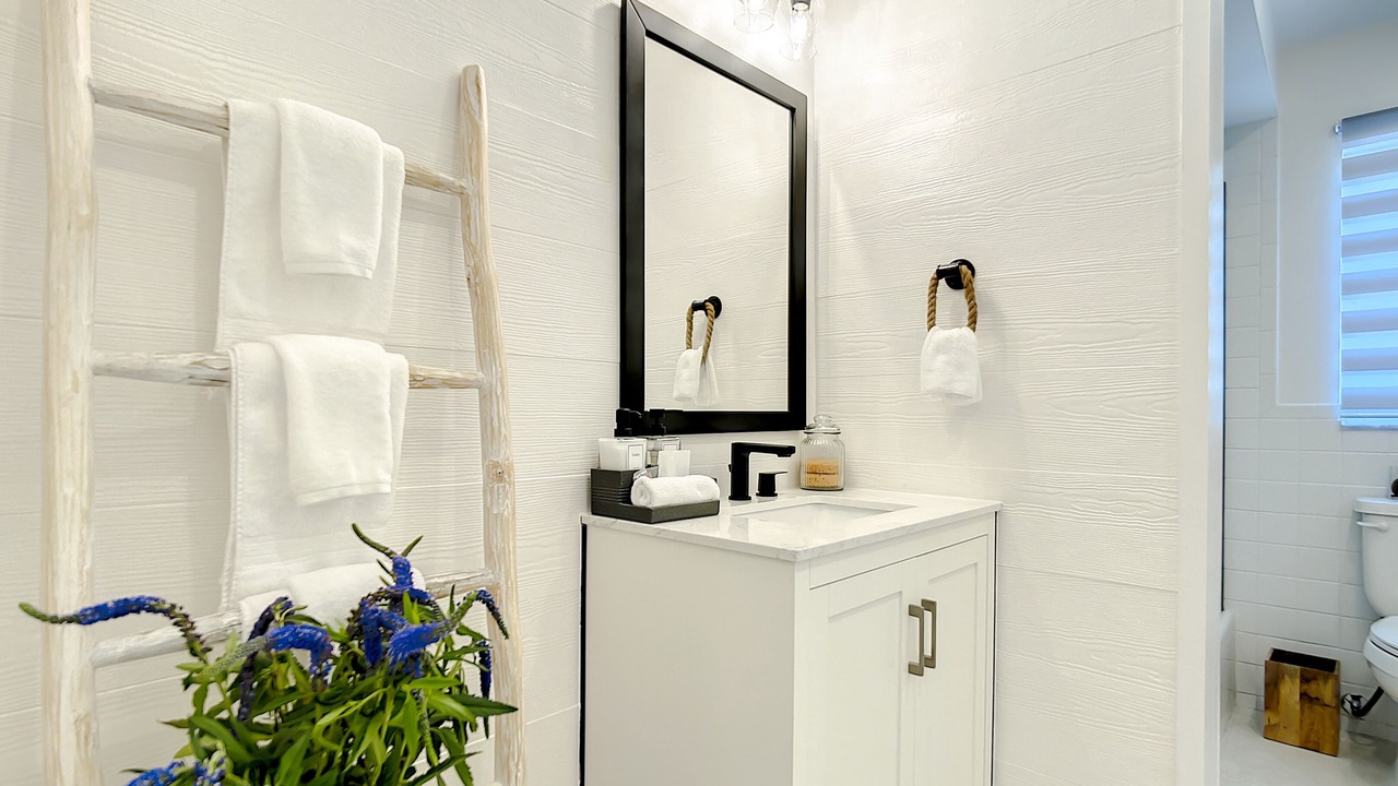 Photo of Bathroom in Palm River Estates