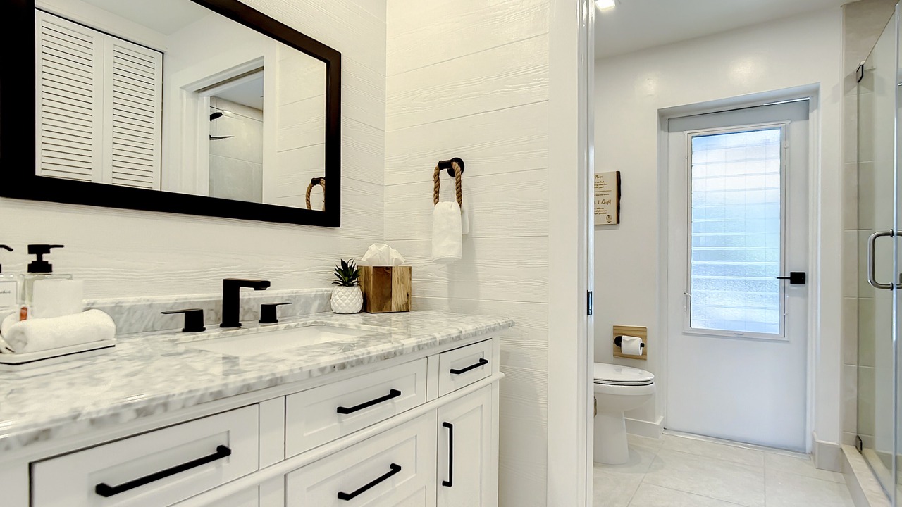 Photo of Bathroom in Palm River Estates