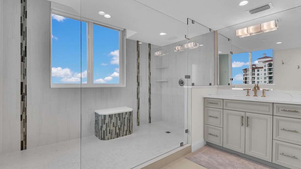 Photo of Bathroom in Pelican Bay