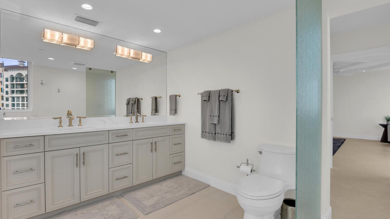 Photo of Bathroom in Pelican Bay