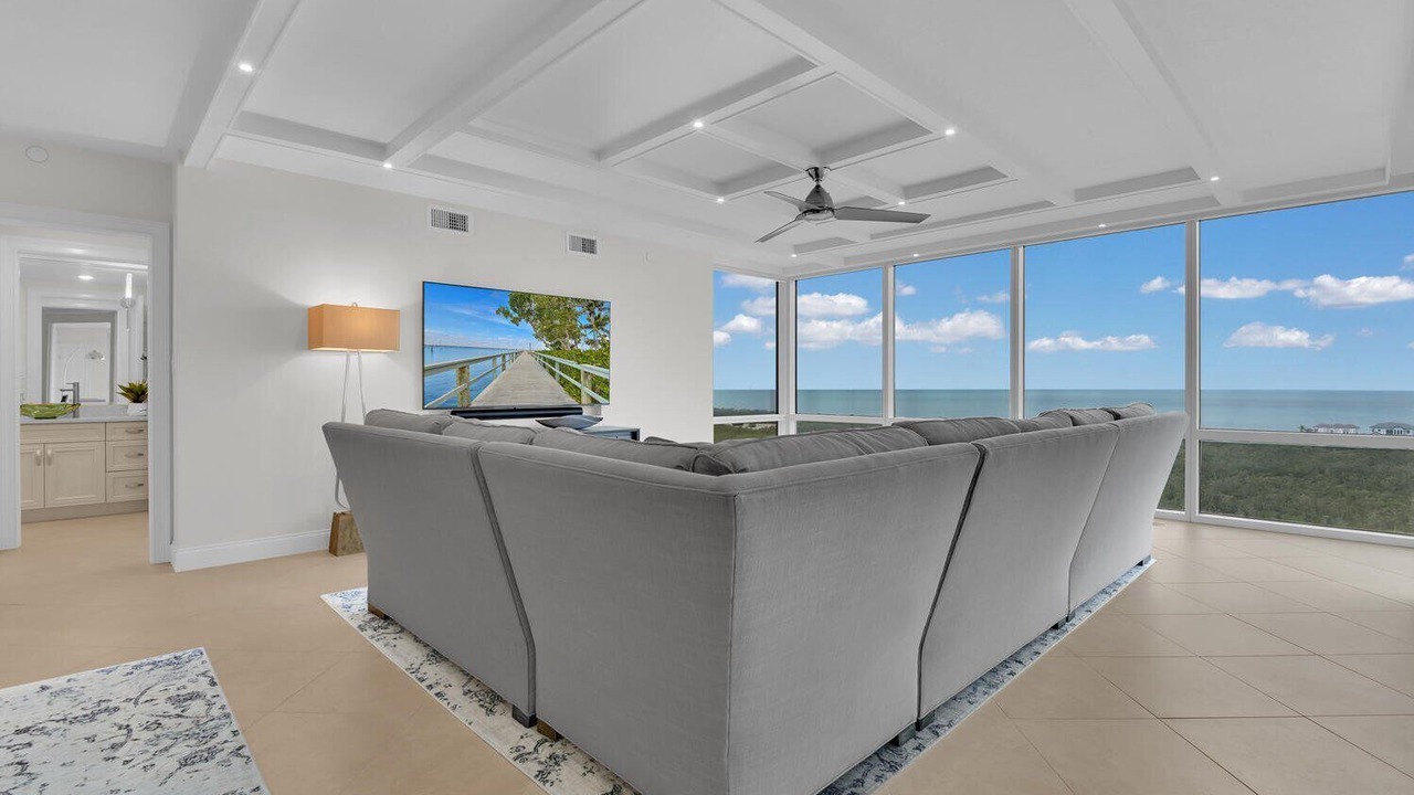 Photo of Livingroom in Pelican Bay