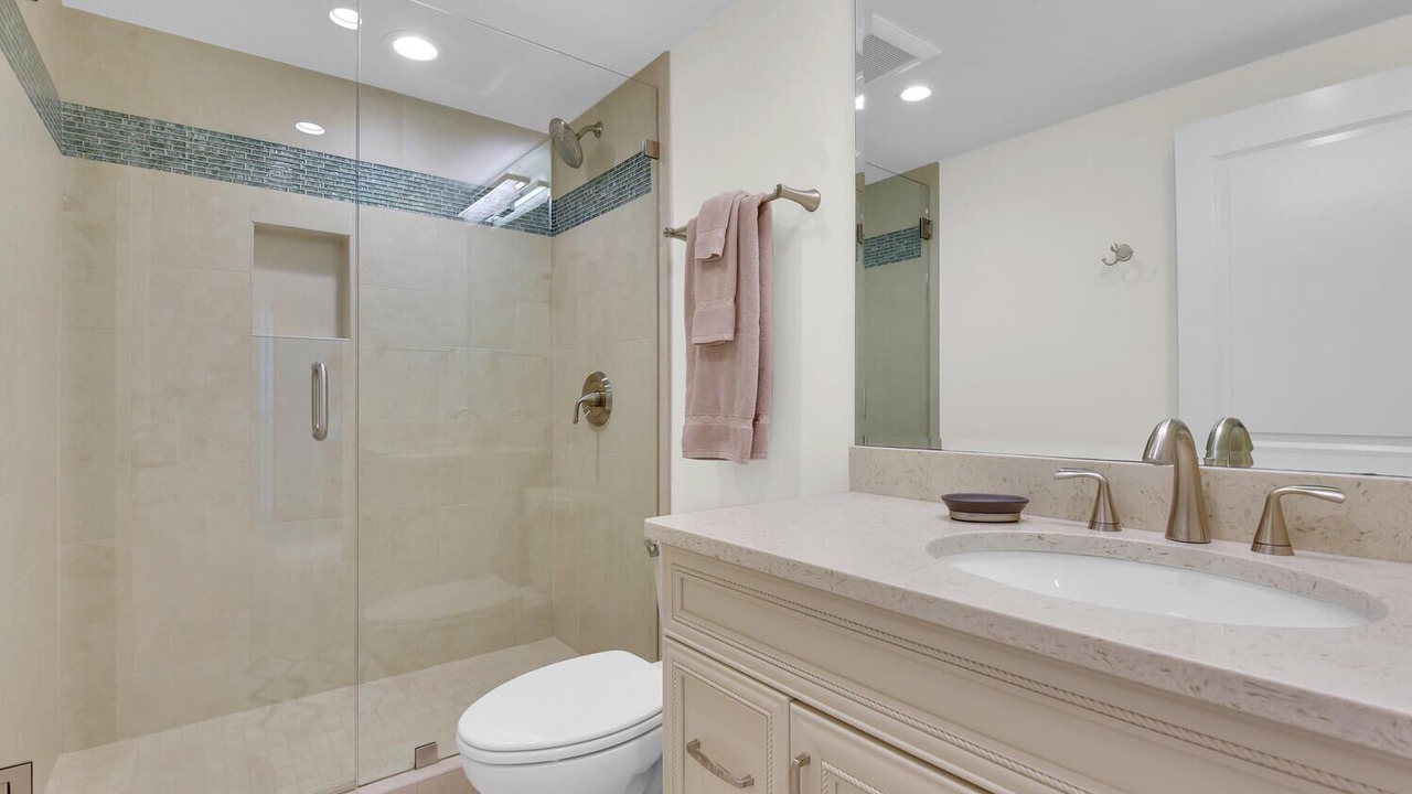 Photo of Bathroom in Pelican Bay