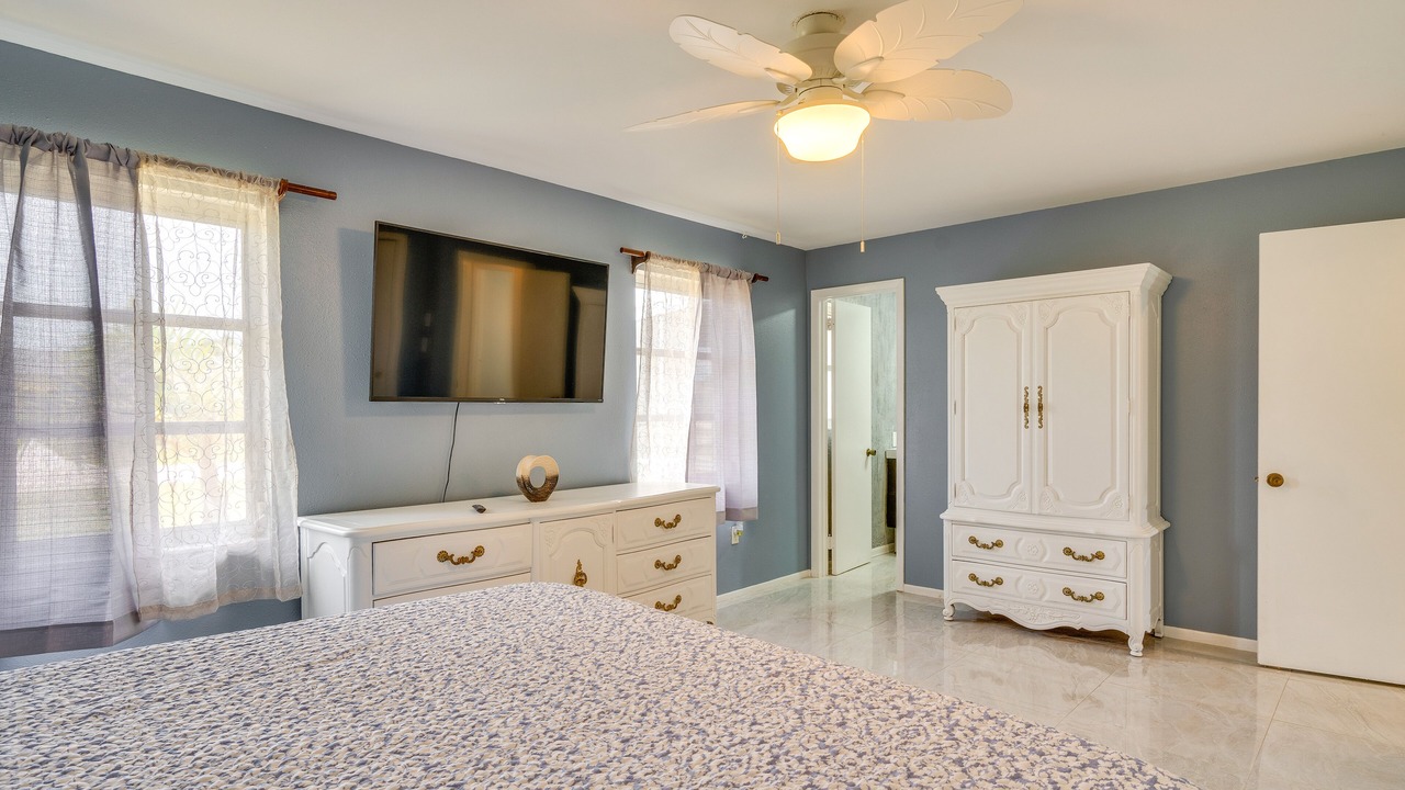 Photo of Bedroom in Oakland Hills