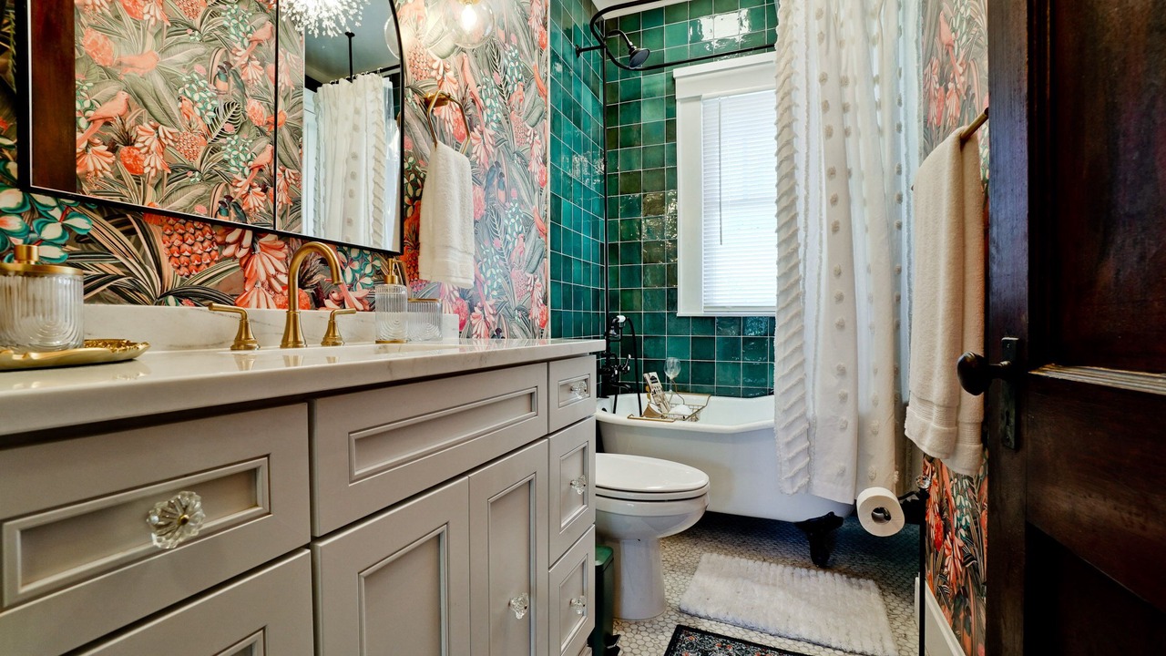 Photo of Bathroom in River District