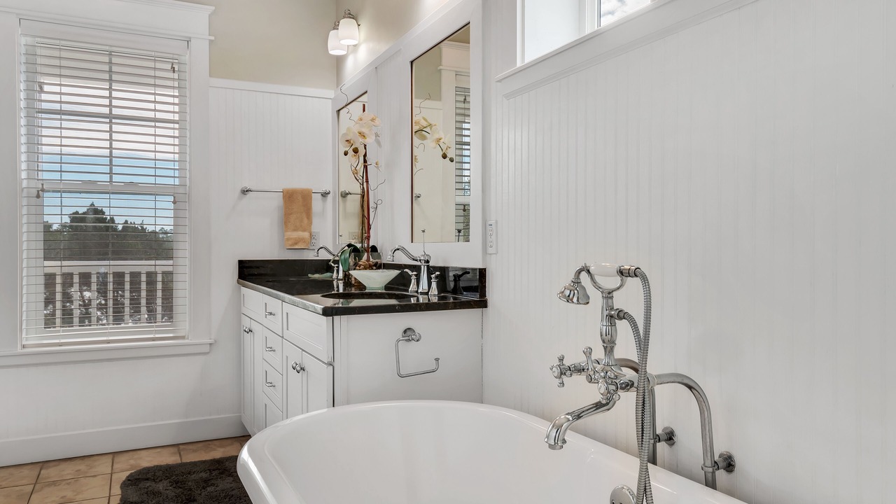 Photo of Bathroom in Steinhatchee