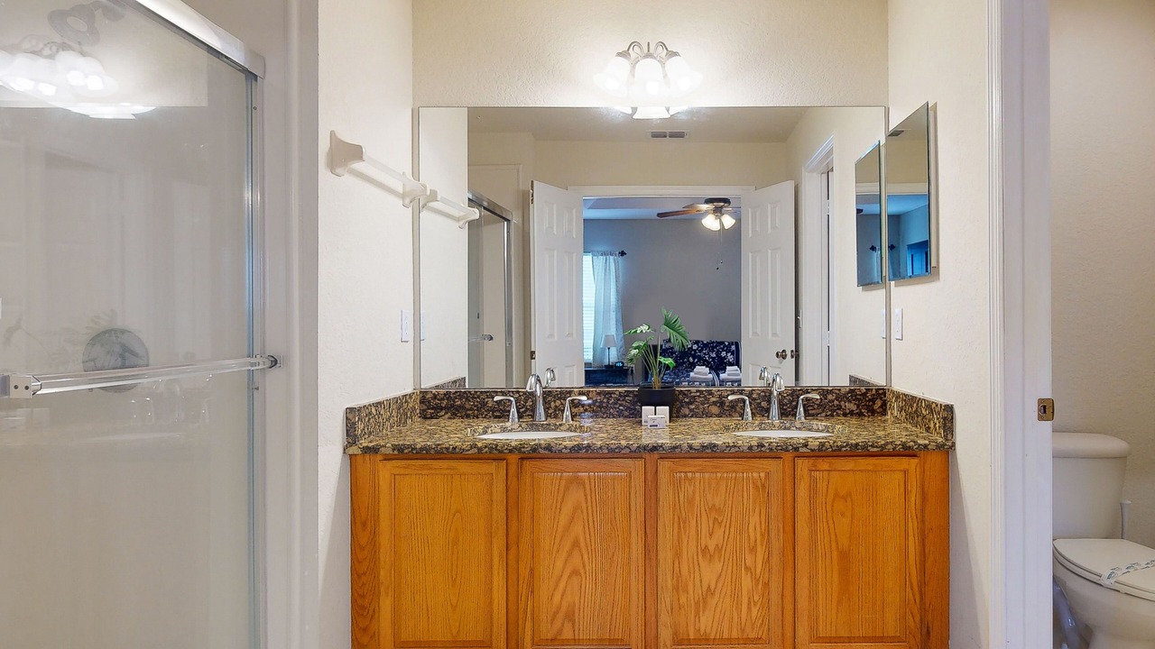 Photo of Bathroom in Trafalgar Village