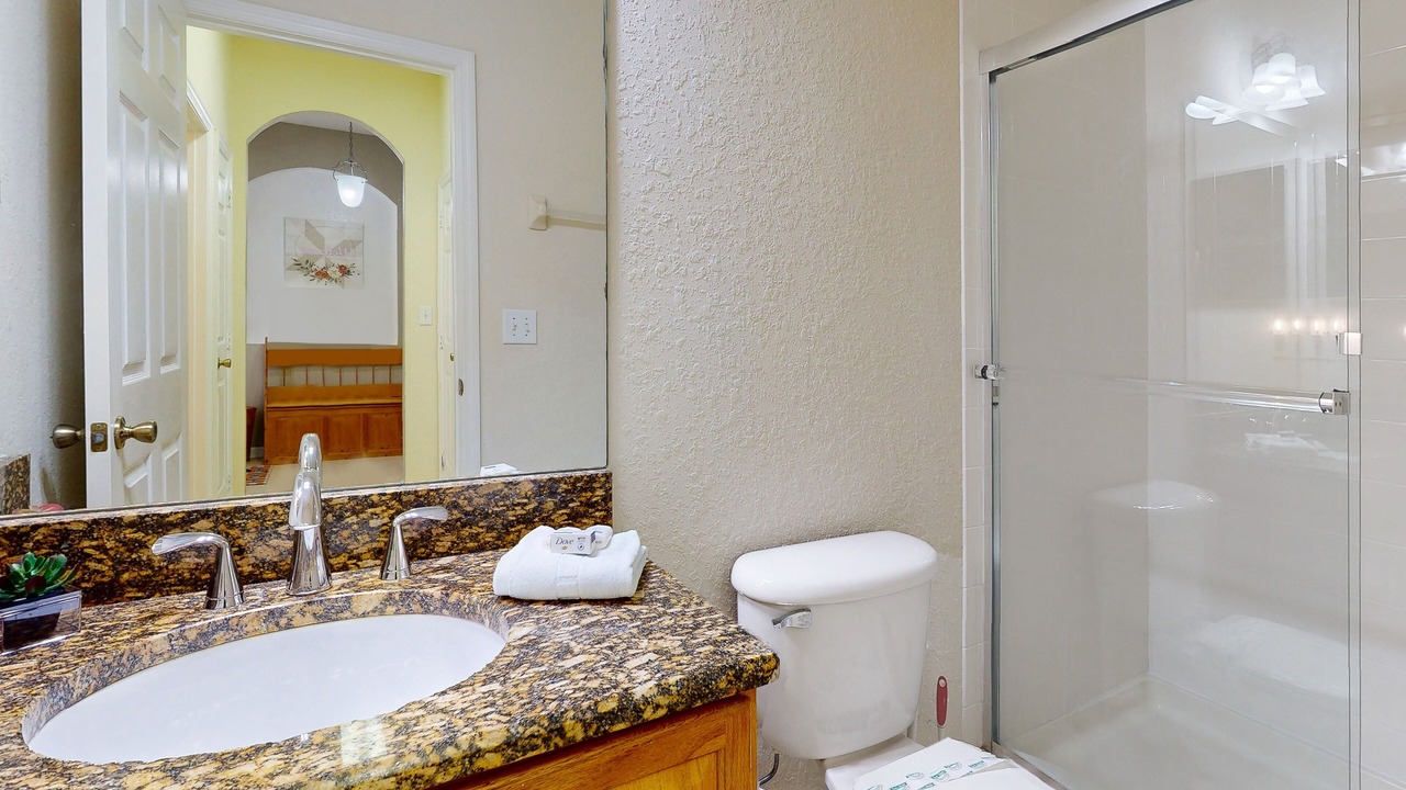 Photo of Bathroom in Trafalgar Village