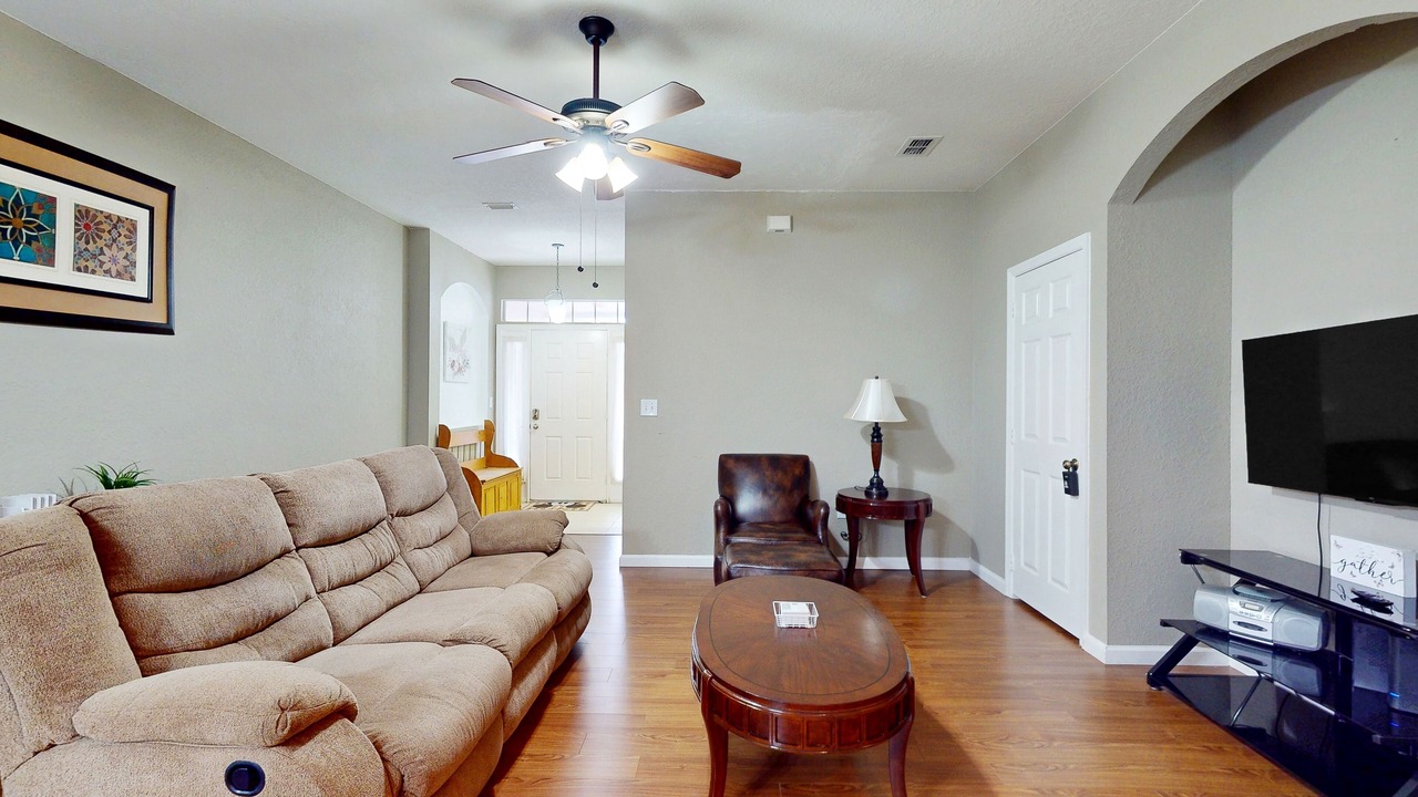 Photo of Livingroom in Trafalgar Village