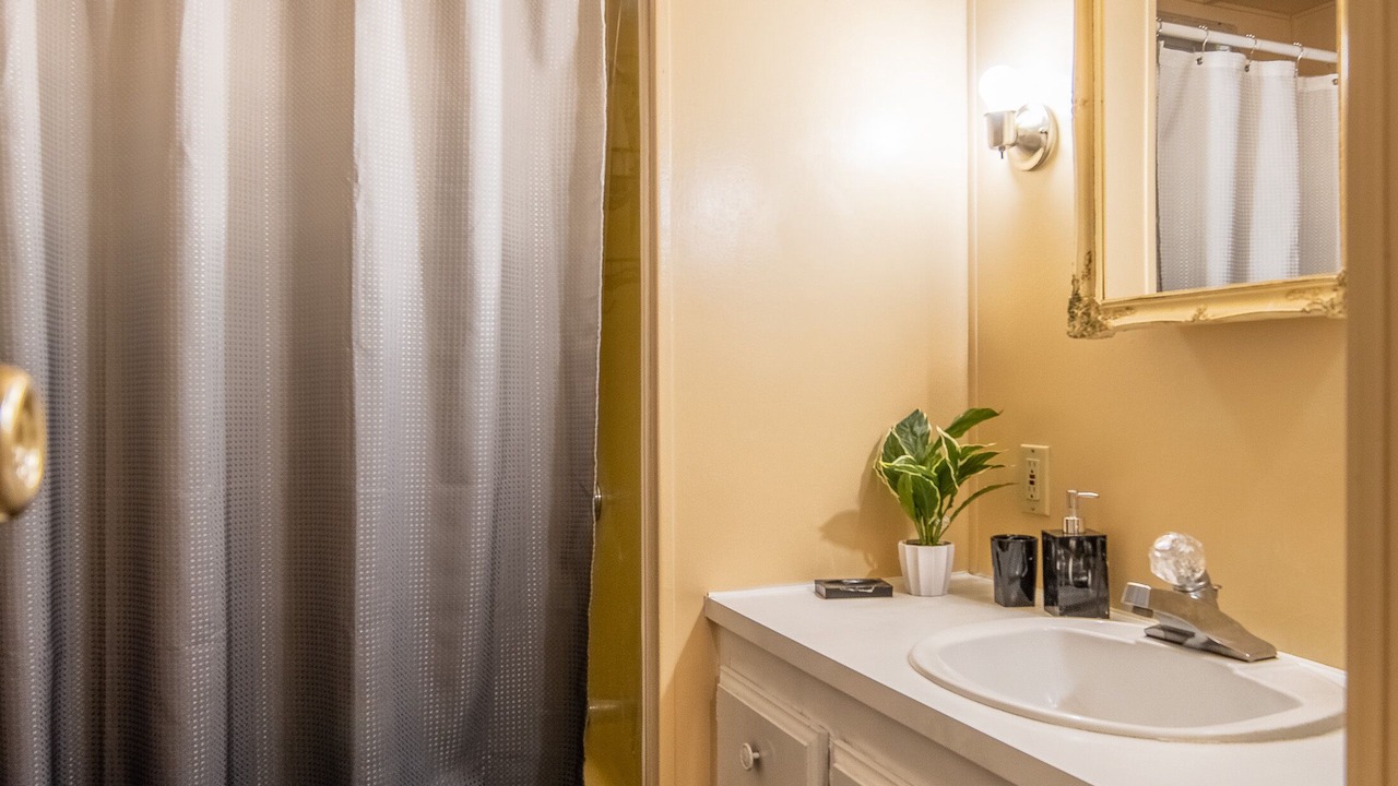 Photo of Bathroom in Wesley Chapel