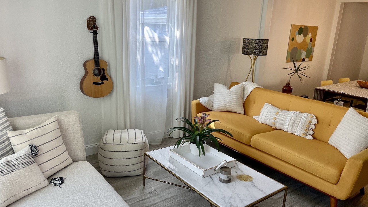 Photo of Livingroom in Old Northwood Historic District