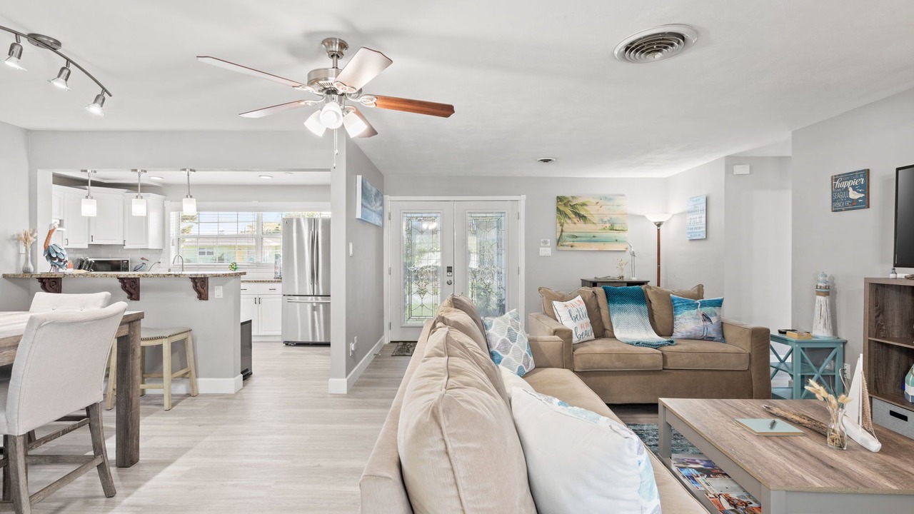 Photo of Livingroom in Greater Pinellas Point