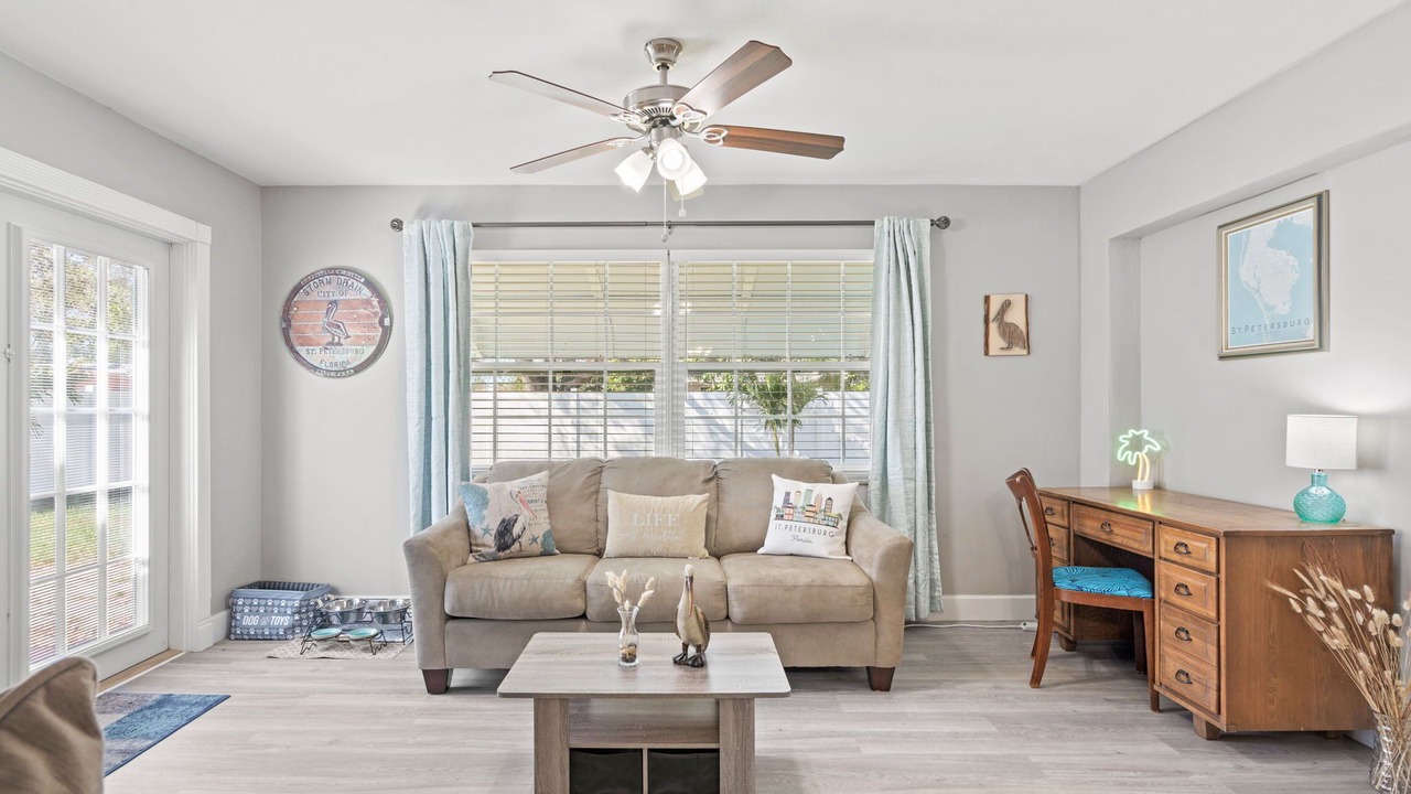 Photo of Livingroom in Greater Pinellas Point