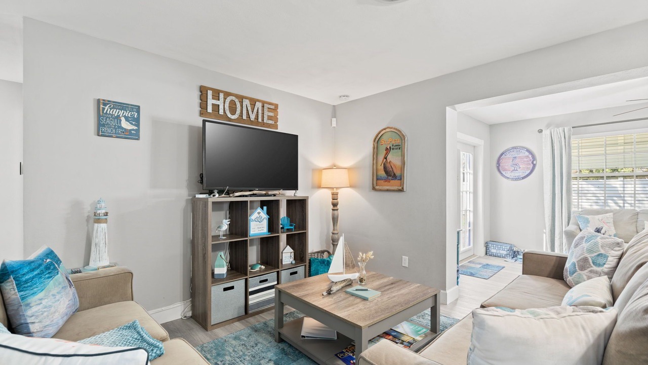Photo of Livingroom in Greater Pinellas Point