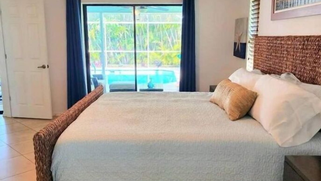 Photo of Bedroom in Yacht Club