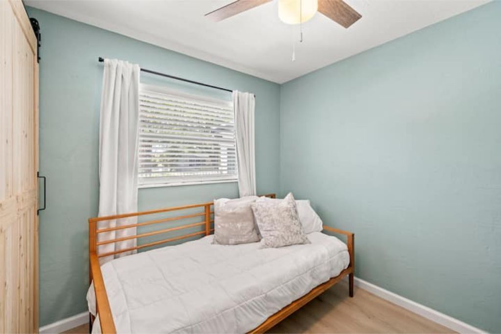 Photo of Bedroom in Pinellas Park
