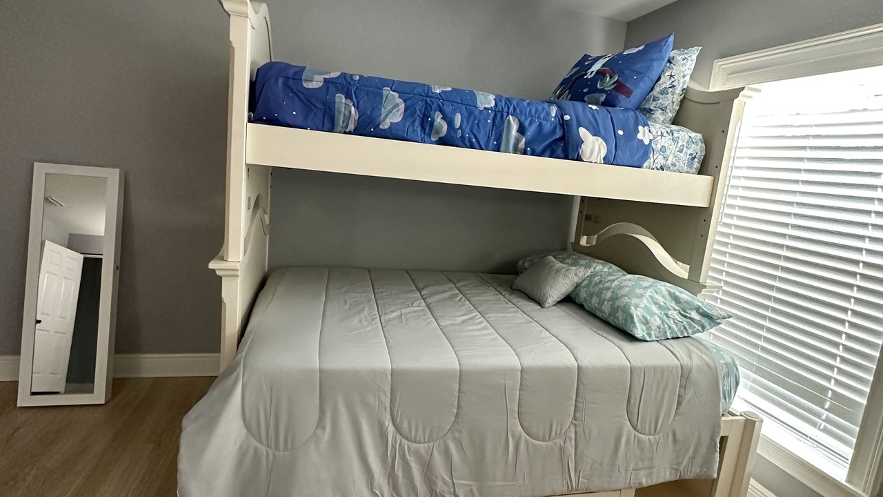 Photo of Bedroom in Sunshine