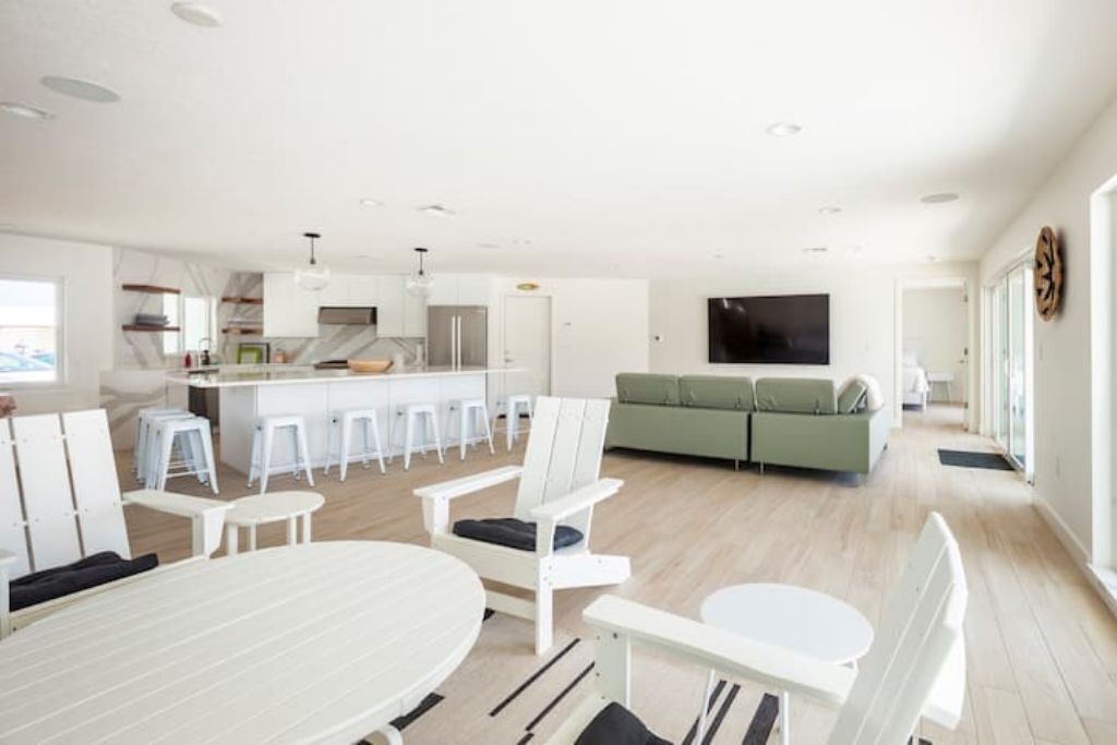 Photo of Livingroom in Forest Isles