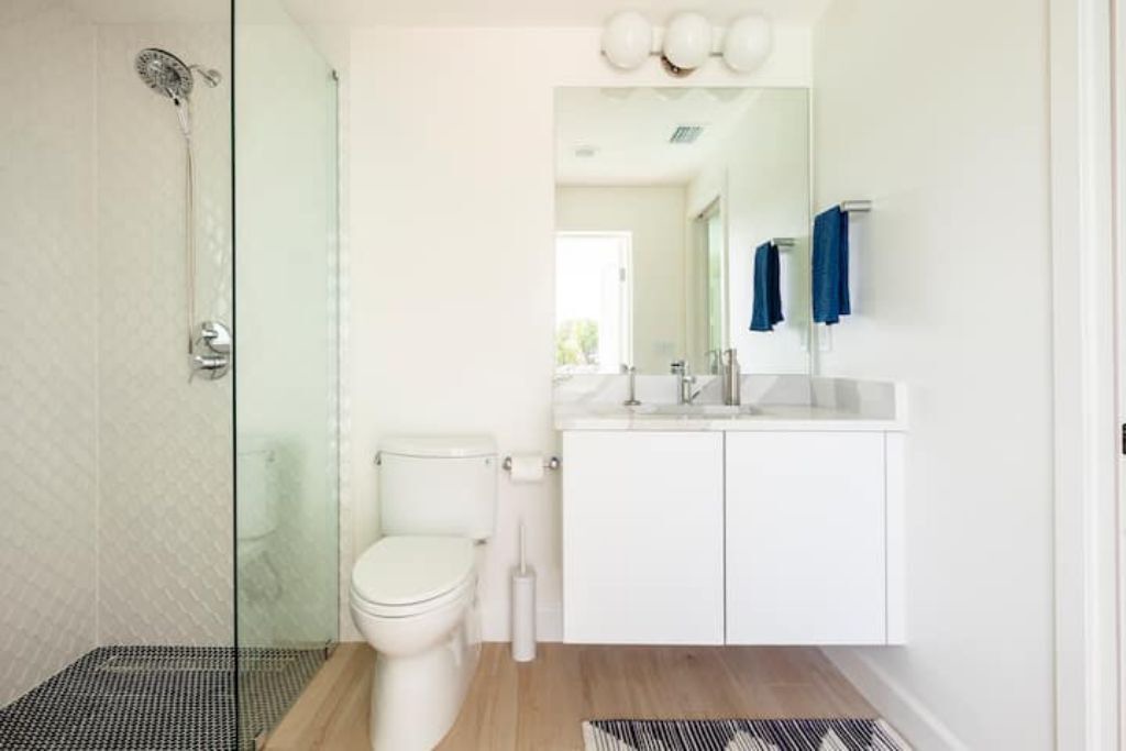 Photo of Bathroom in Forest Isles