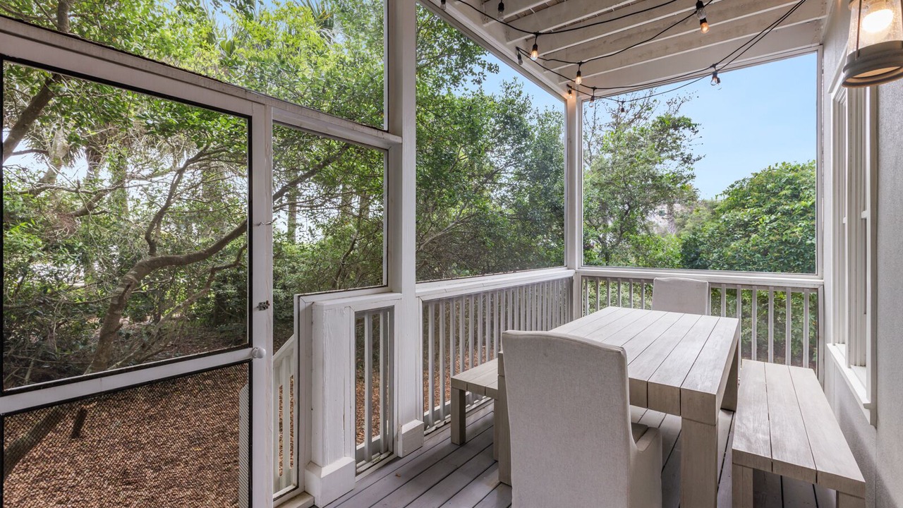 Photo of Outdoor in White's Gulfview