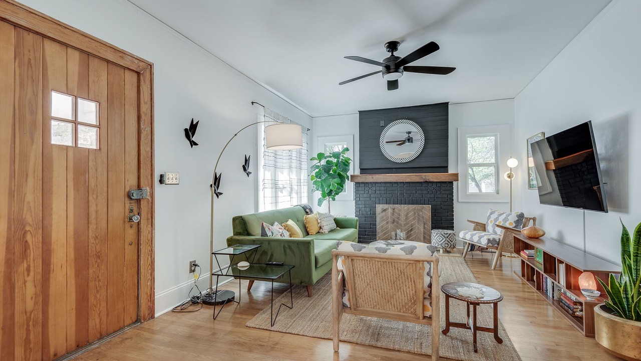 Photo of Livingroom in Hapeville