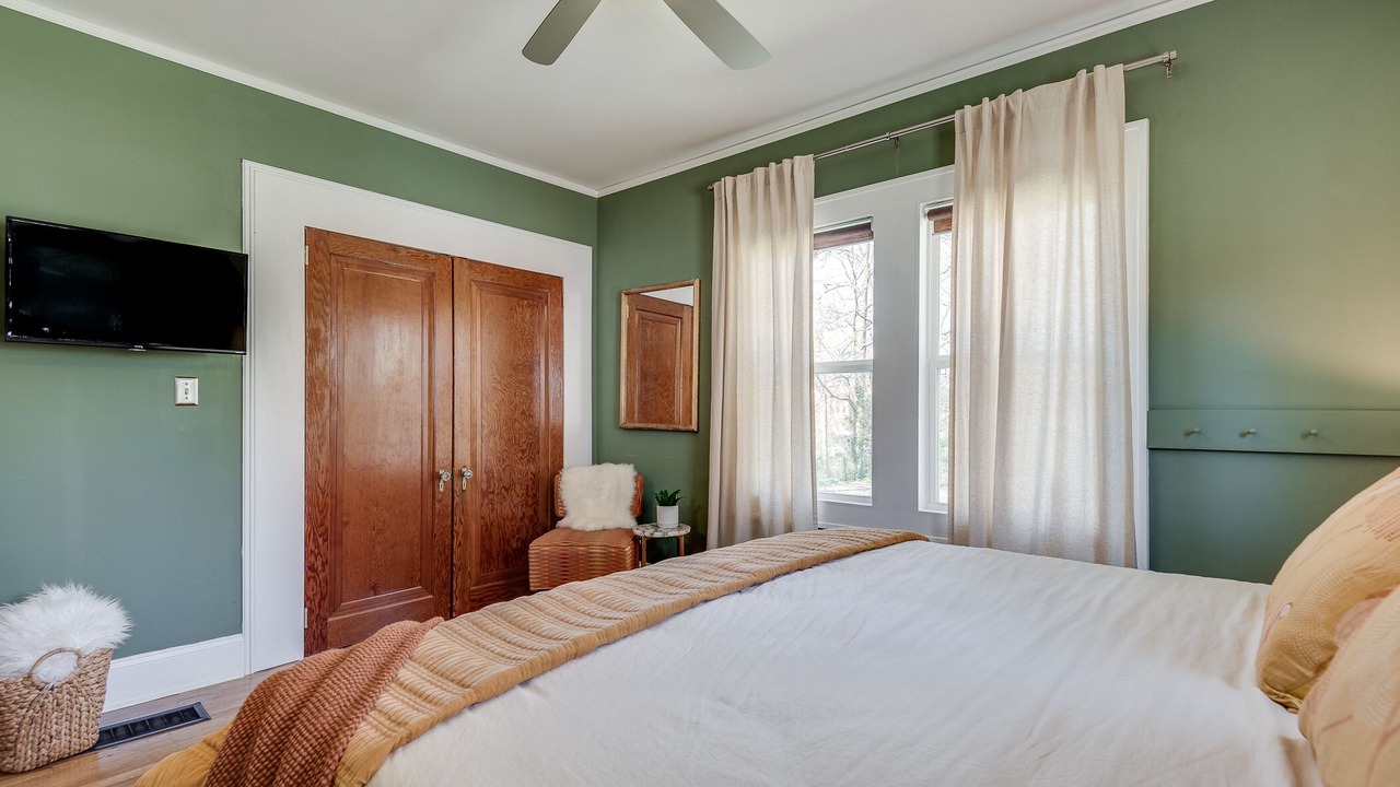Photo of Bedroom in Hapeville