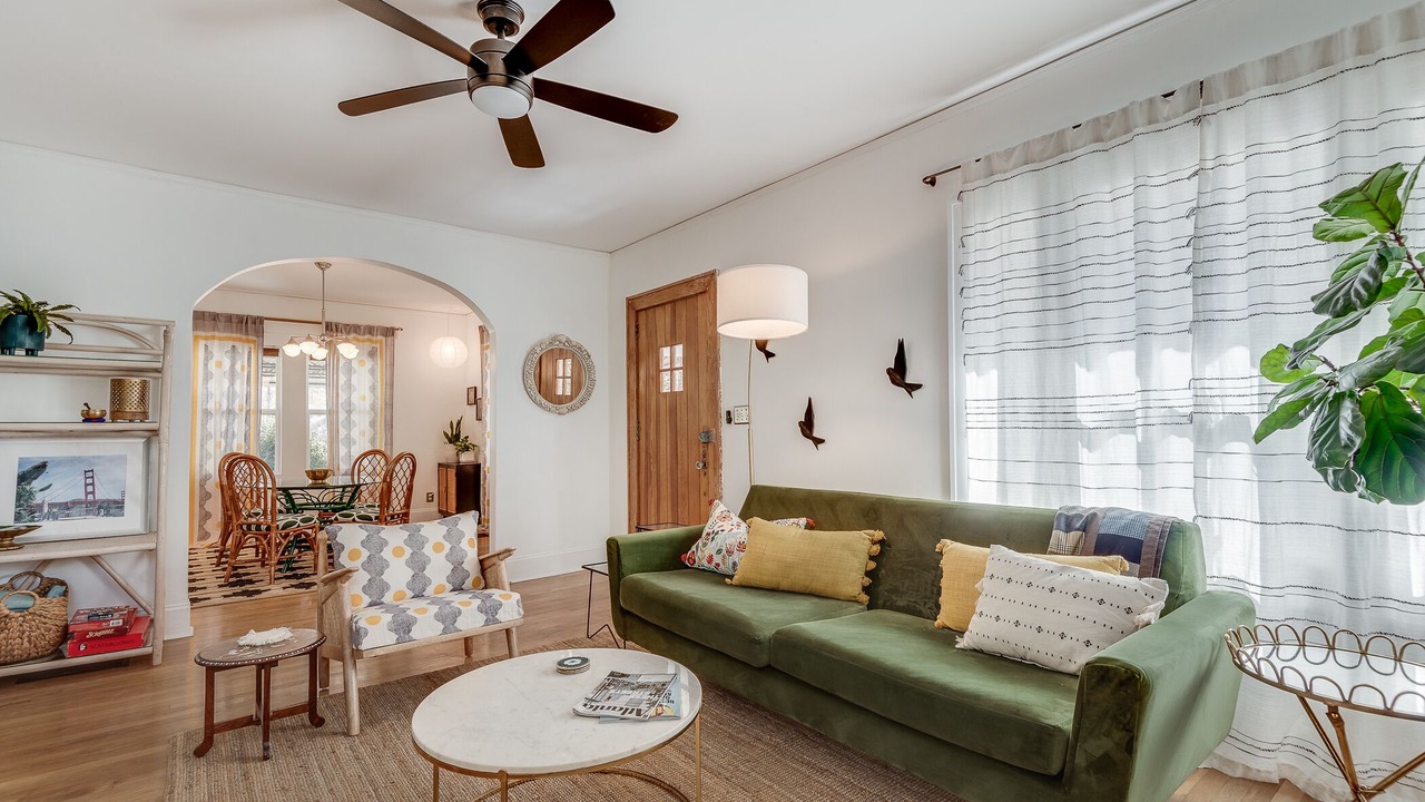 Photo of Livingroom in Hapeville
