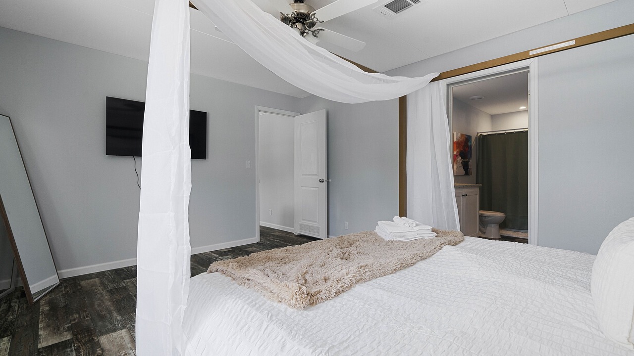 Photo of Bedroom in Moon Lake Estates