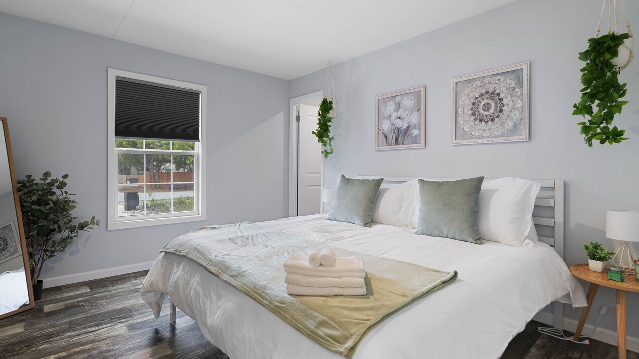 Photo of Bedroom in Moon Lake Estates