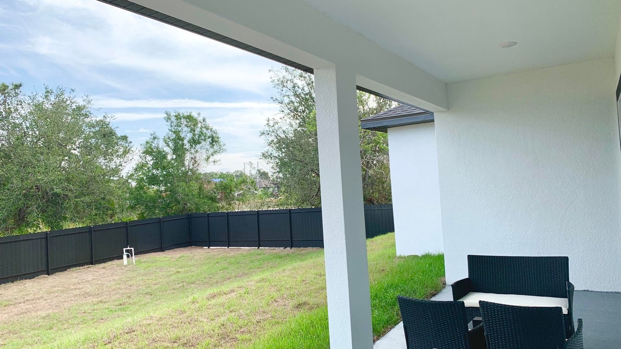 Photo of Patio Balcony in Sunshine