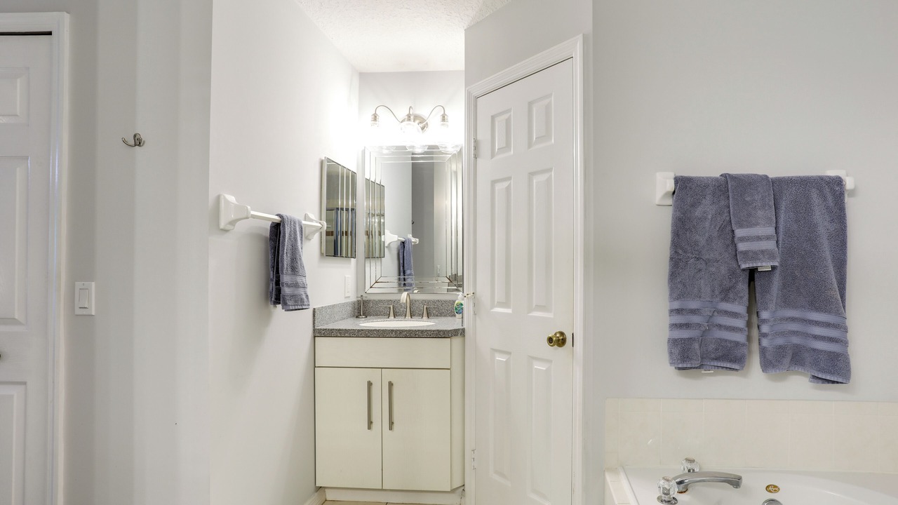 Photo of Bathroom in Jensen Beach