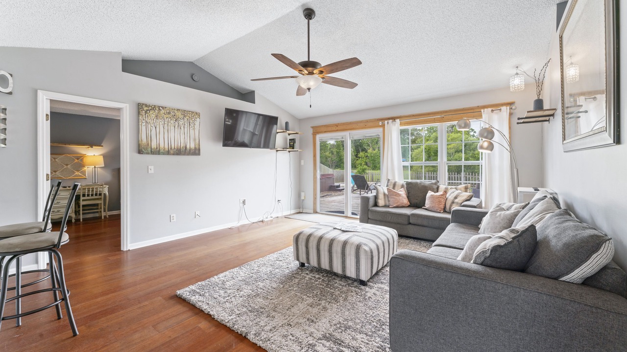 Photo of Livingroom in Sandalwood