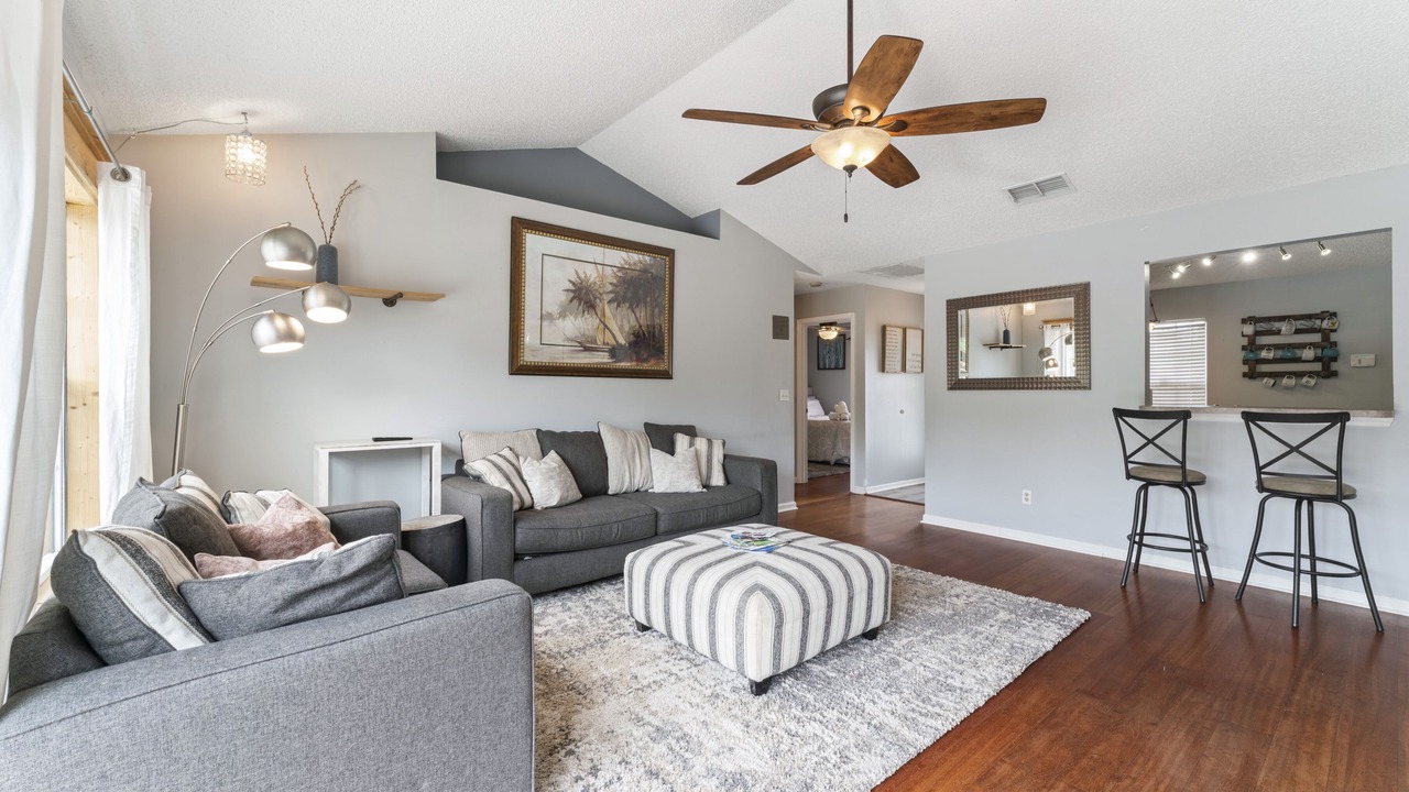 Photo of Livingroom in Sandalwood