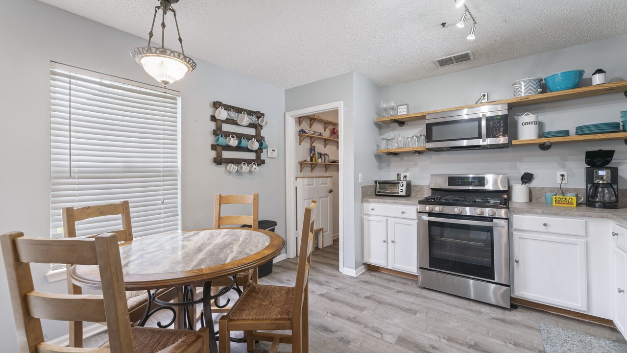 Photo of Kitchen in Sandalwood