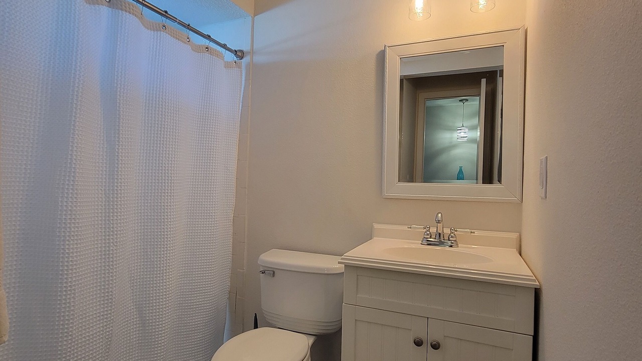 Photo of Bathroom in Bay Colony