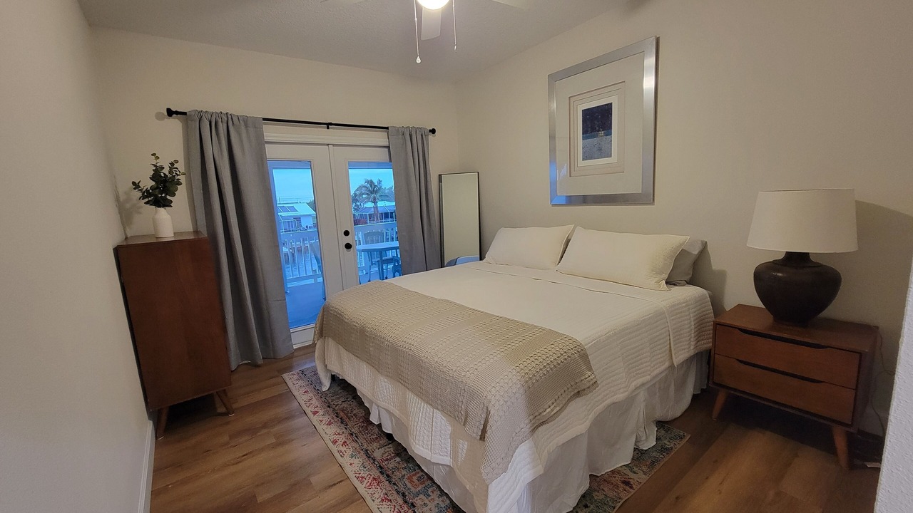 Photo of Bedroom in Bay Colony
