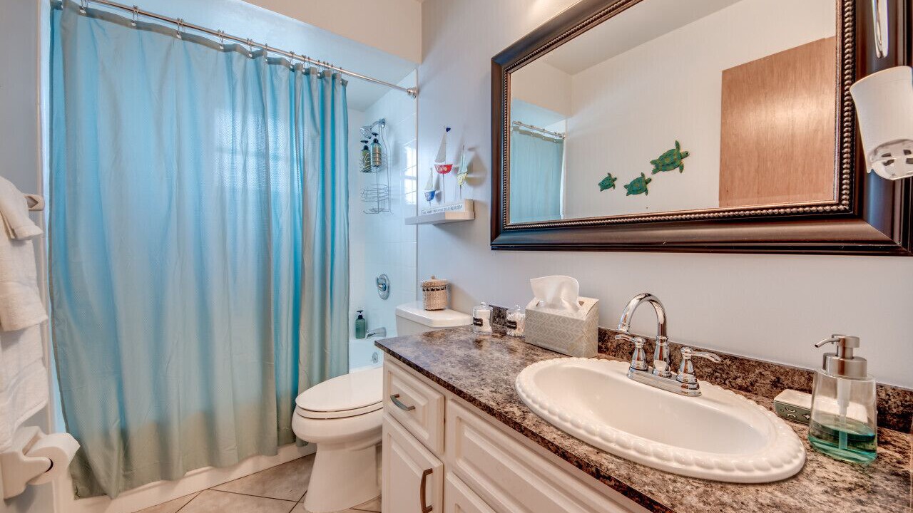 Photo of Bathroom in Caloosahatchee