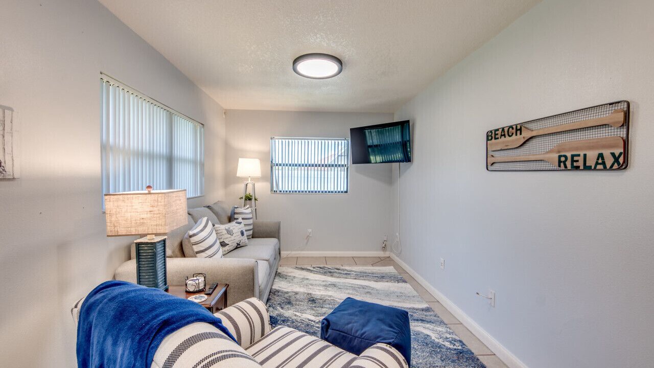 Photo of Livingroom in Caloosahatchee