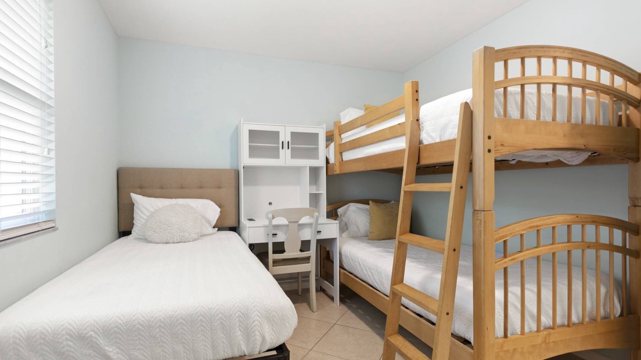 Photo of Bedroom in Surfcrest Village