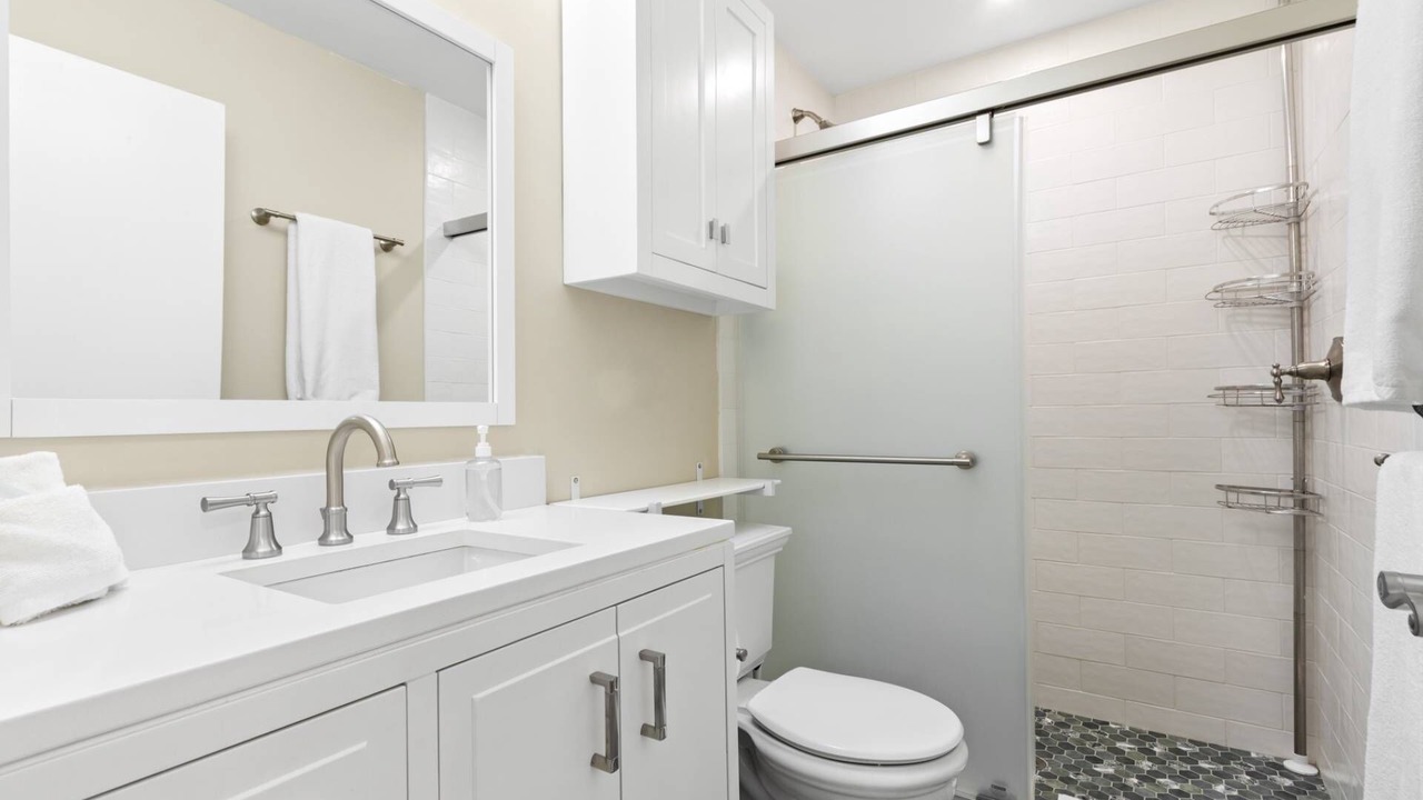 Photo of Bathroom in Surfcrest Village