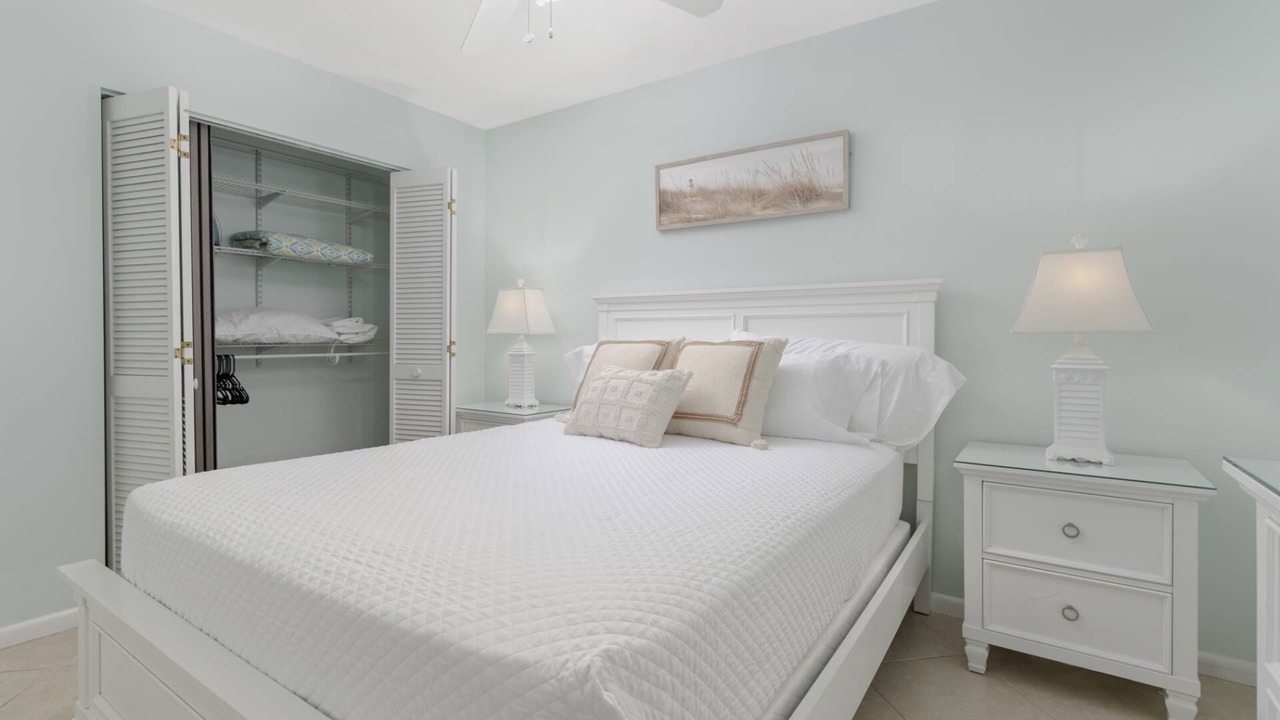 Photo of Bedroom in Surfcrest Village