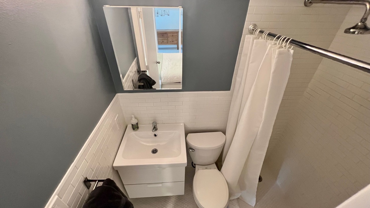 Photo of Bathroom in Allapattah