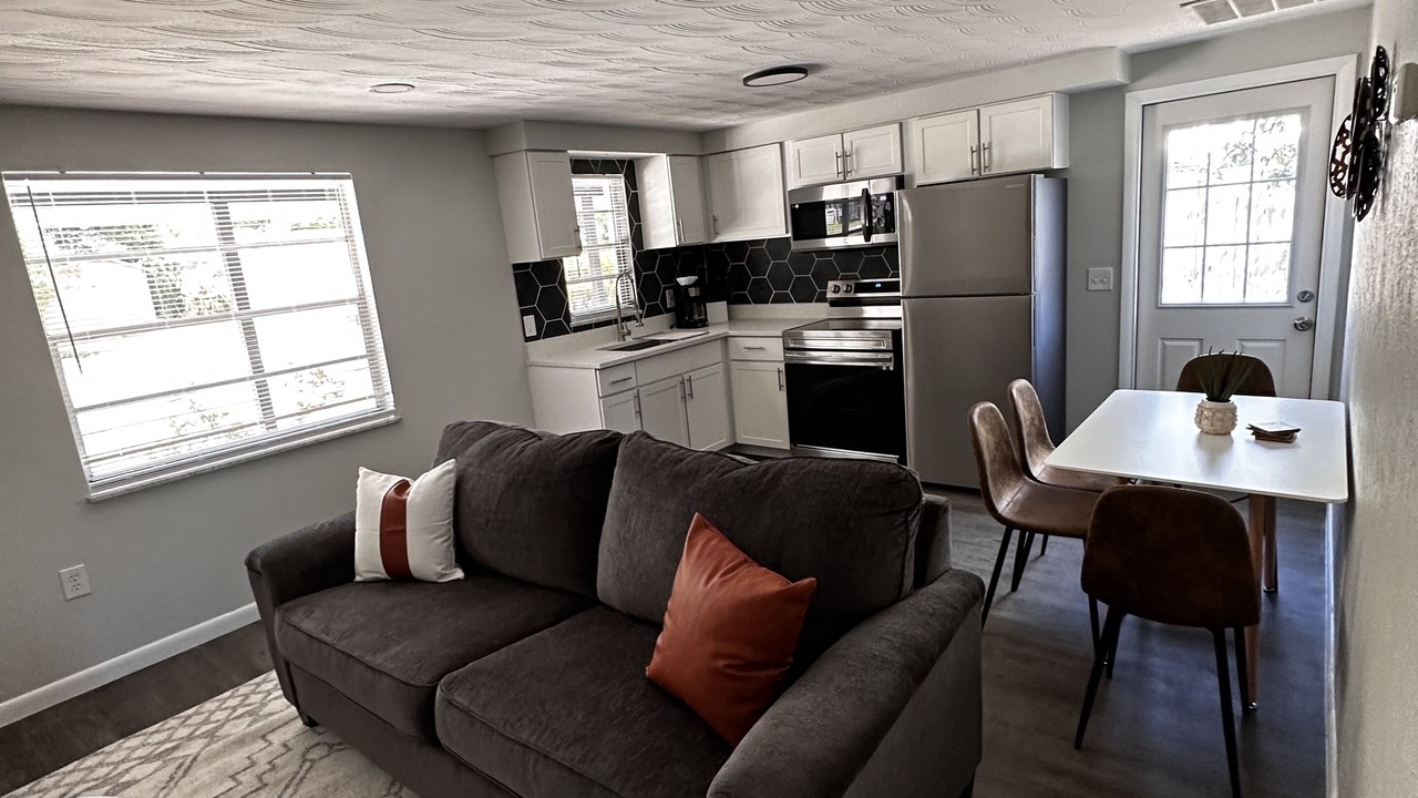 Photo of Livingroom in Downtown Zephyrhills